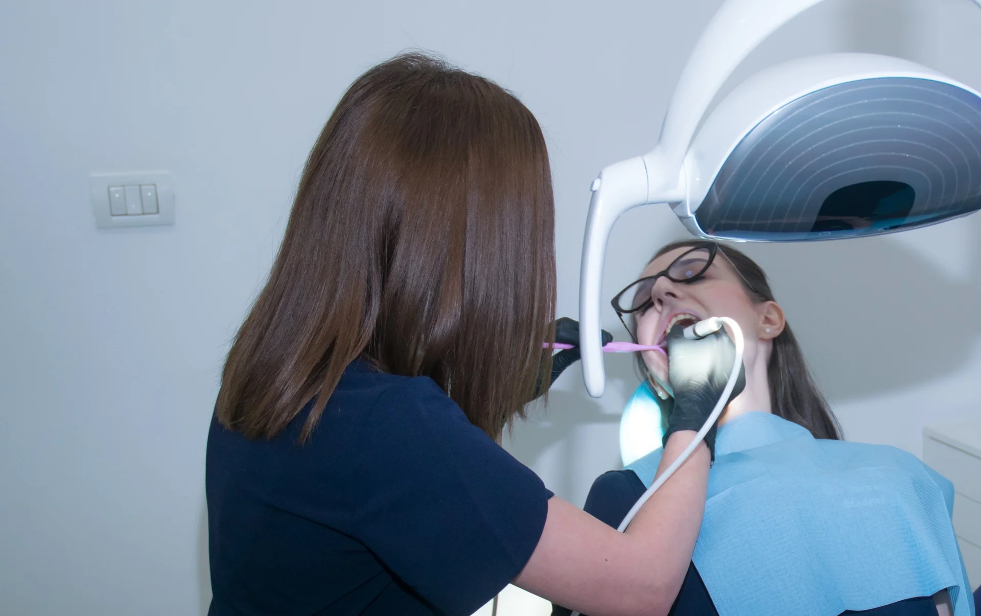 Tratament stomatologic in clinica stomatologica Prelungirea Ghencea